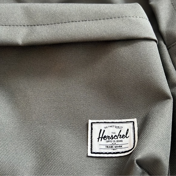 Herschel Classic Backpack | Gargoyle | School Backpack Travel - Picture 8 of 8